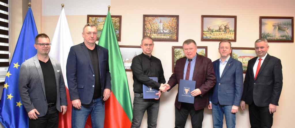 Podpisanie umowy na przebudowę drogi powiatowej z Wojnowic w kierunku Zglińca