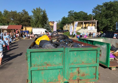 Zebrane śmieci podczas akcji "Czyścimy Jezioro Dominickie" w poprzednich latach