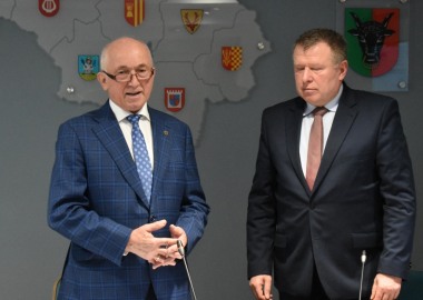 Przewodniczący Rady Powiatu Leszczyńskiego Jan Szkudlarczyk i starosta Jarosław Wawrzyniak