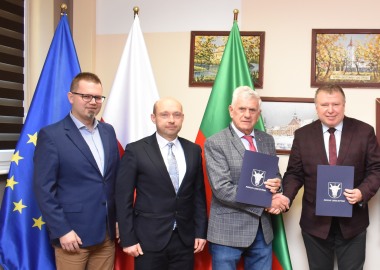 Podpisanie umowy na przebudowę drogi powiatowej Dąbcze - Maruszewo 
