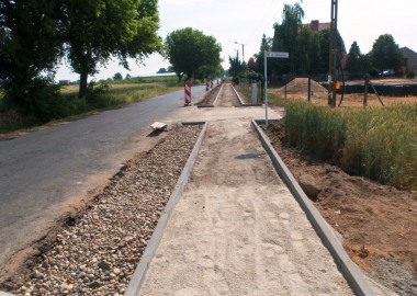 Budowa chodnika przy drodze powiatowej w Maruszewie