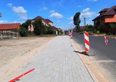 Przebudowany chodnik przy drodze powiatowej - ul. Wielkopolskiej w Lesznie 