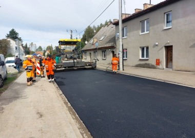 Przebudowa drogi powiatowej - ul. Śmigielskiej w Osiecznej 
