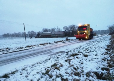 Zimowe utrzymanie dróg powiatowych rozpoczęte
