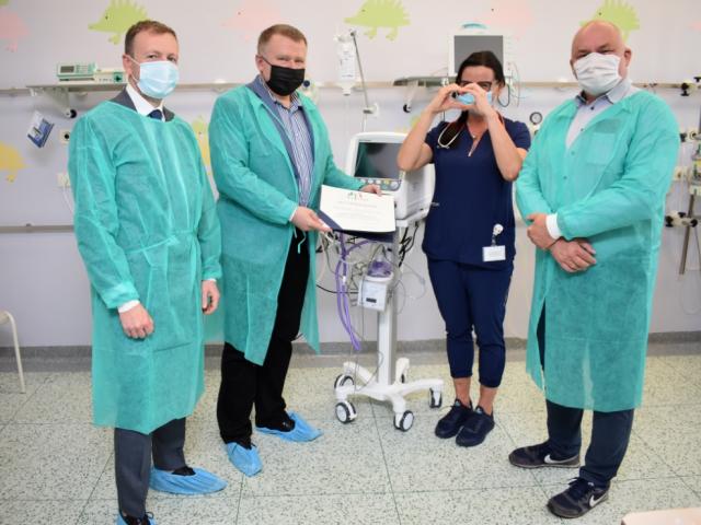 Przekazanie Przez Powiat Leszczyski Respiratora Dla Dzieci W Wsz W Lesznie